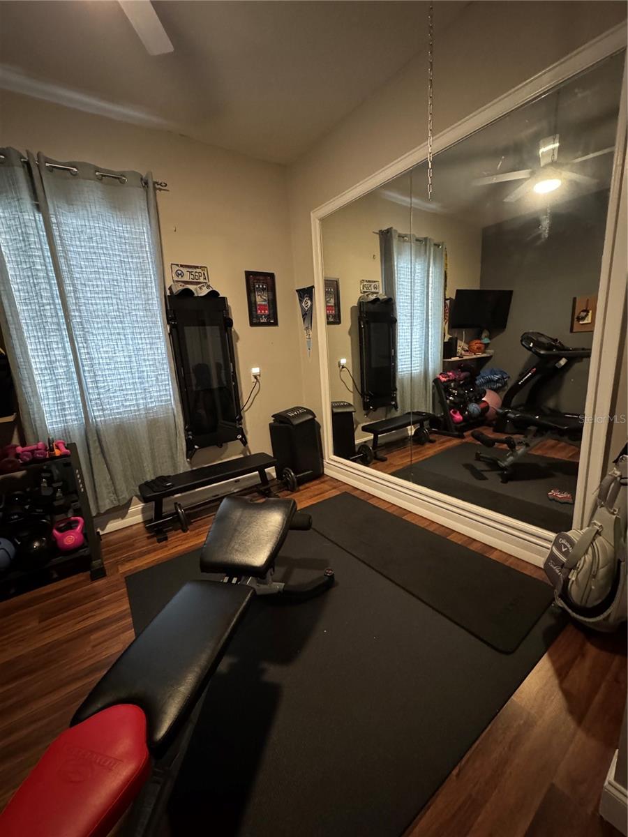 Listing photo id 27 for 3205 Grassglen Place
