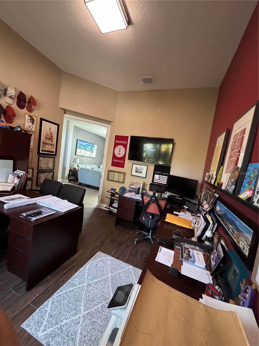 Listing photo id 29 for 3205 Grassglen Place