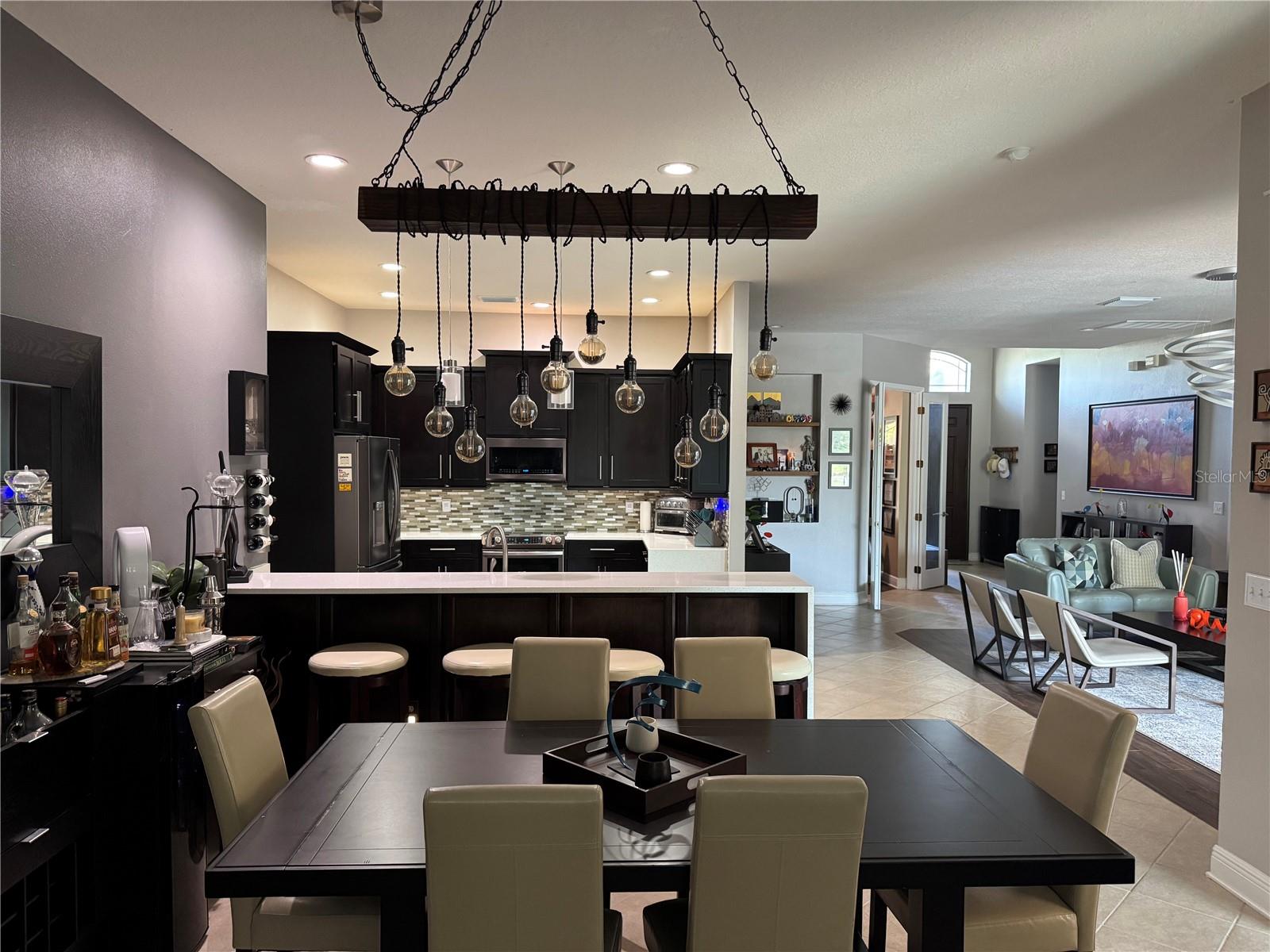 Listing photo id 3 for 3205 Grassglen Place