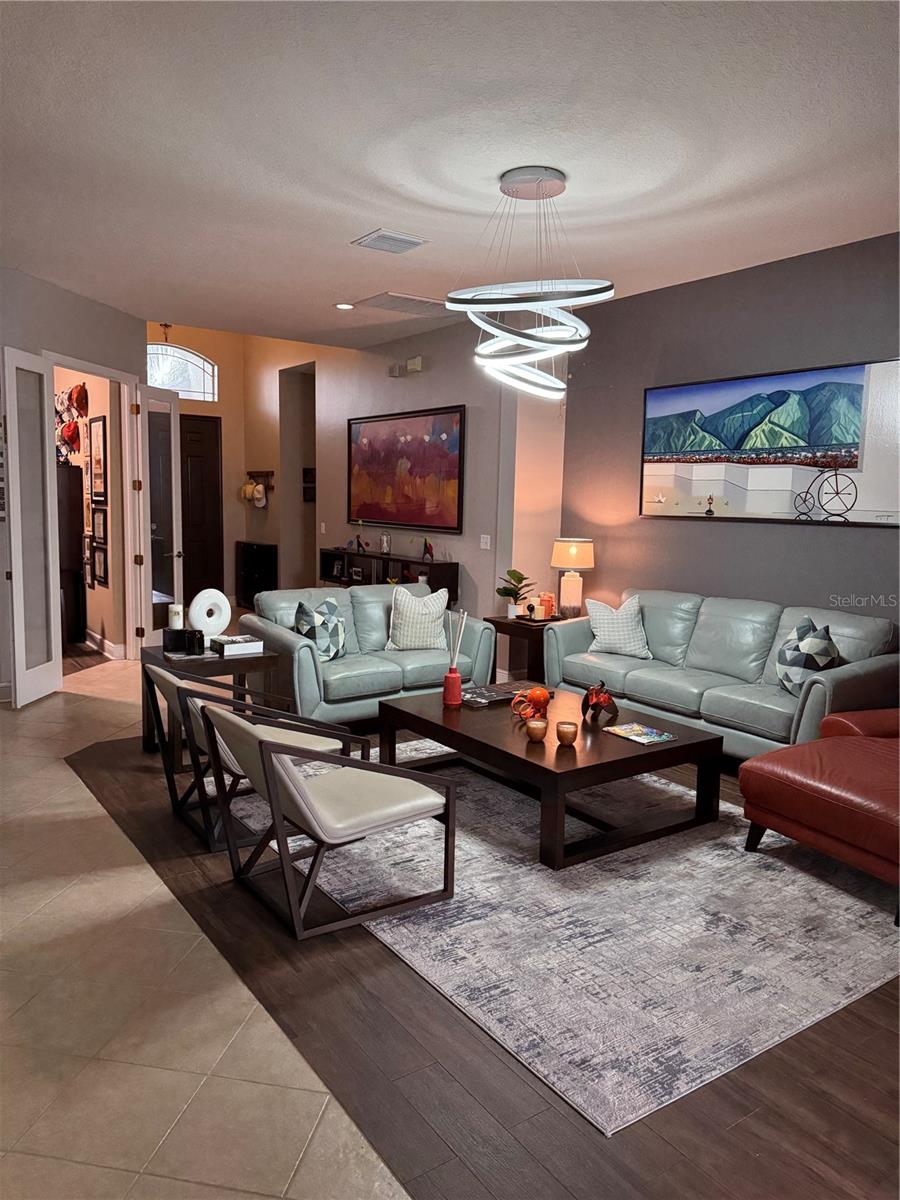 Listing photo id 4 for 3205 Grassglen Place