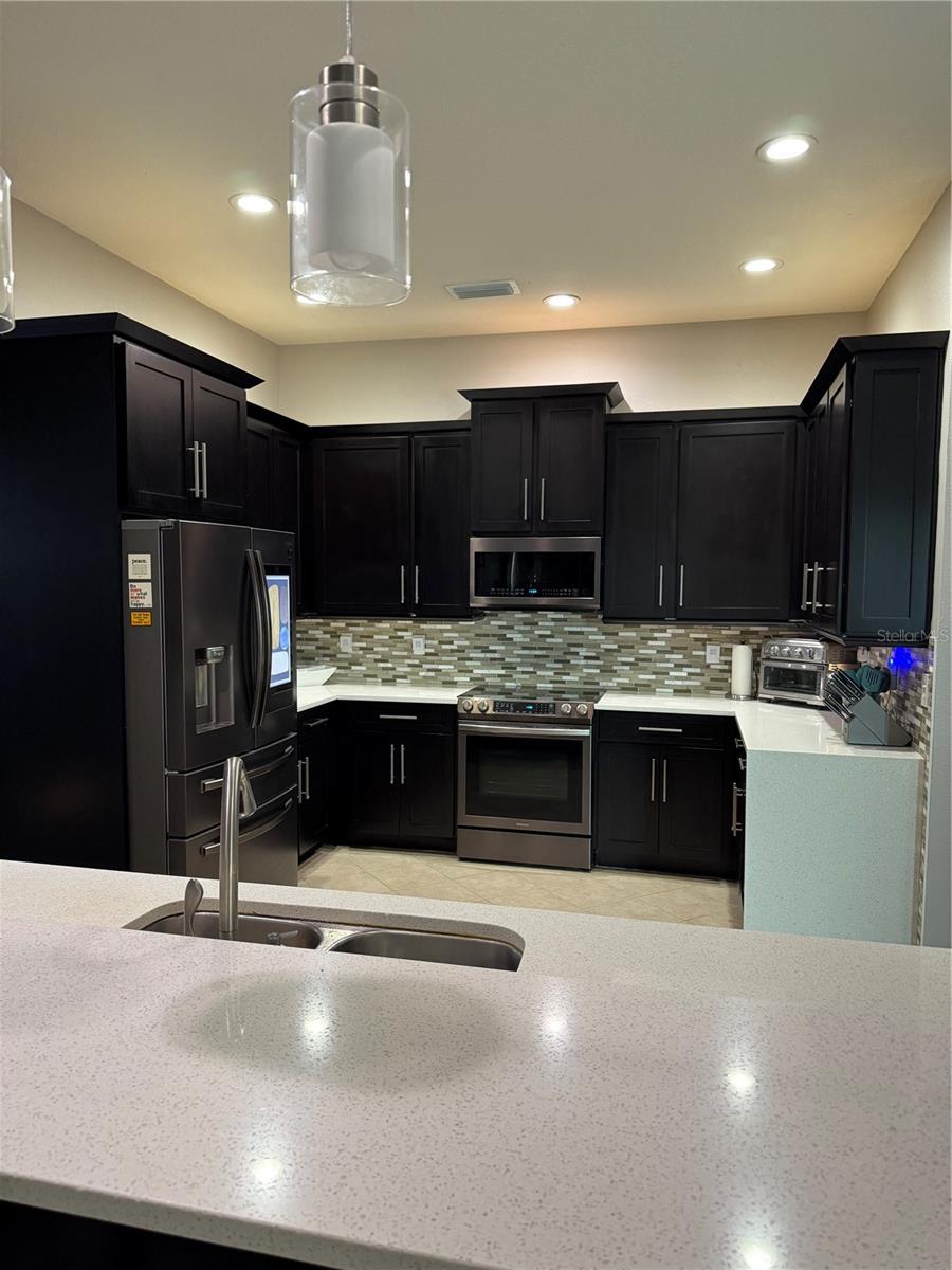 Listing photo id 6 for 3205 Grassglen Place