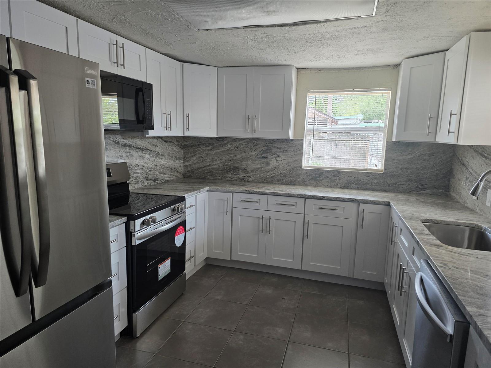 Image 5 of 18 For 7307 50th Avenue N