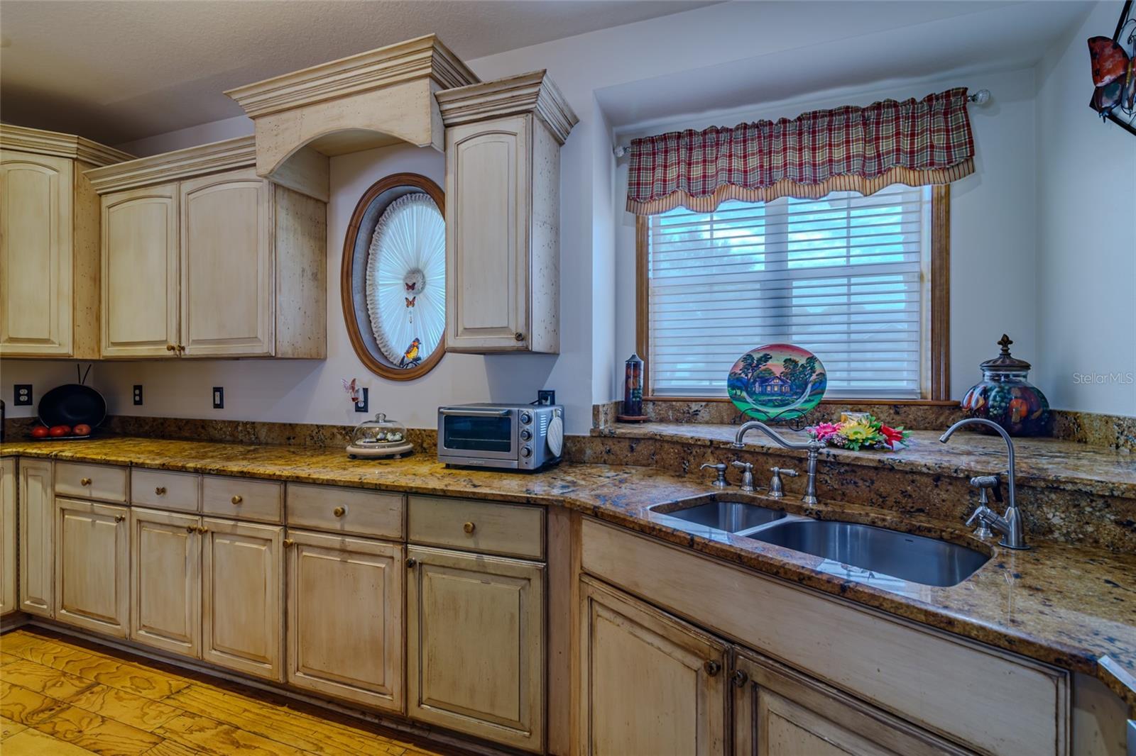 Image 61 of 100 For 5795 43rd Place