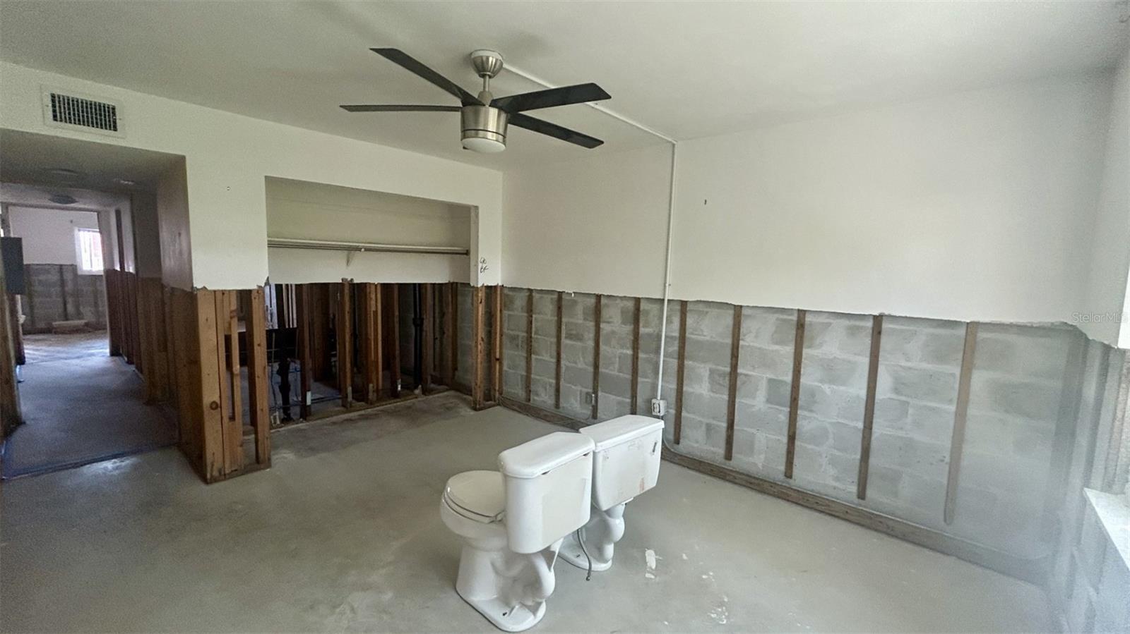 Image 8 of 23 For 4560 Overlook Drive Ne 167