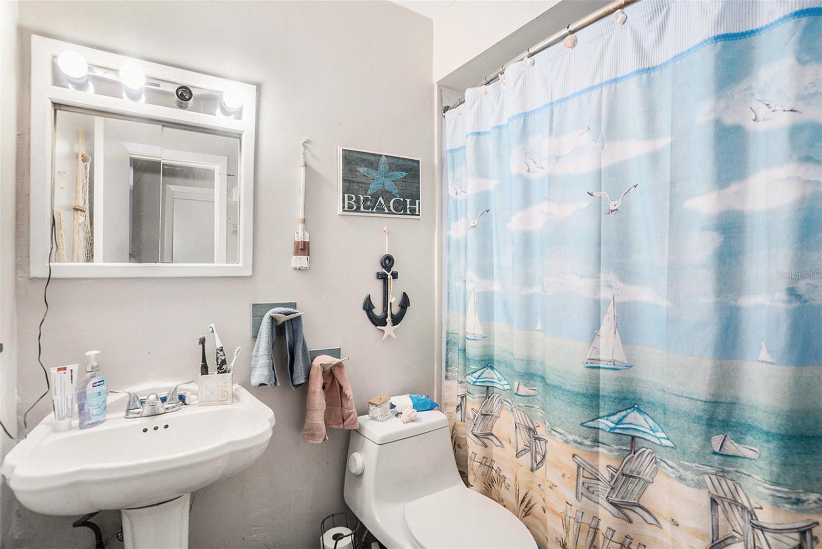 Image 27 of 37 For 7004 Lambright Court