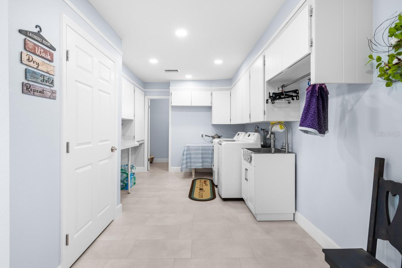 Image 31 of 75 For 100 18th Street Nw