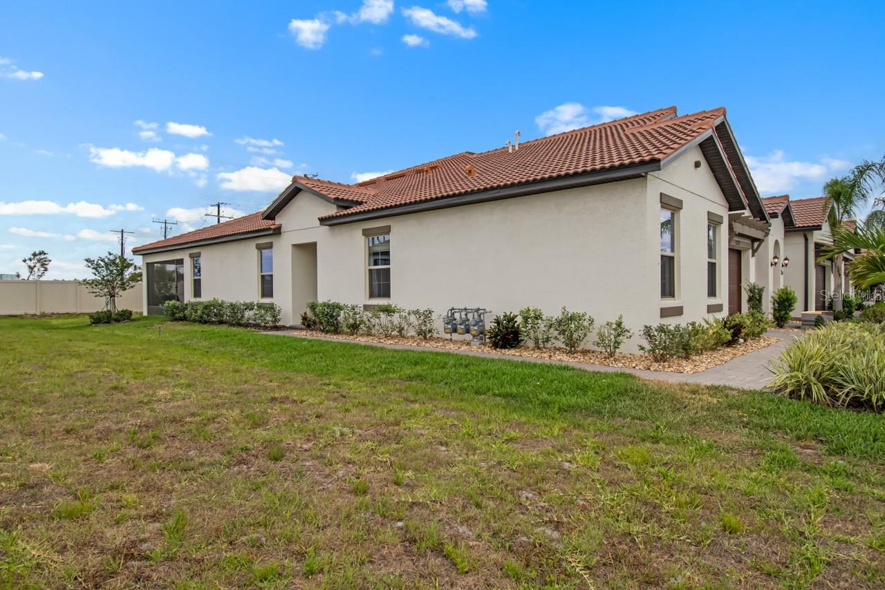 Image 4 of 38 For 17222 Holly Well Avenue