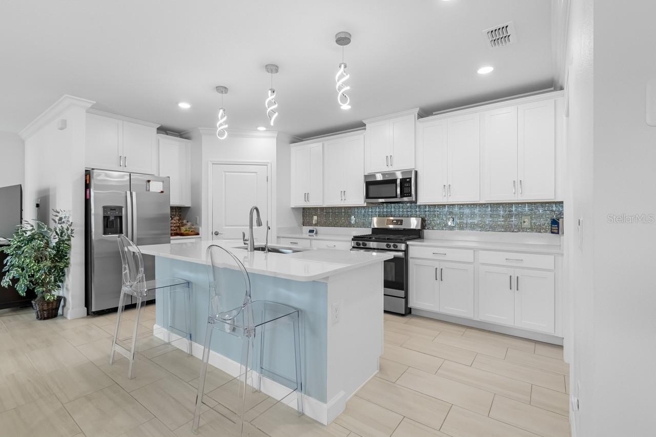 Image 5 of 38 For 17222 Holly Well Avenue