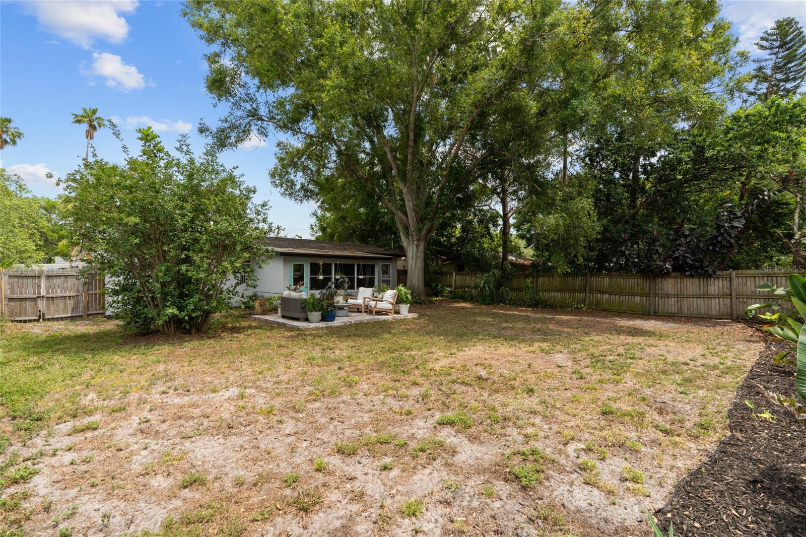 Image 22 of 28 For 1526 San Mateo Drive