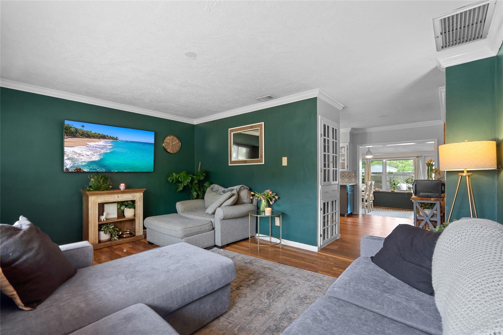 Image 4 of 28 For 1526 San Mateo Drive