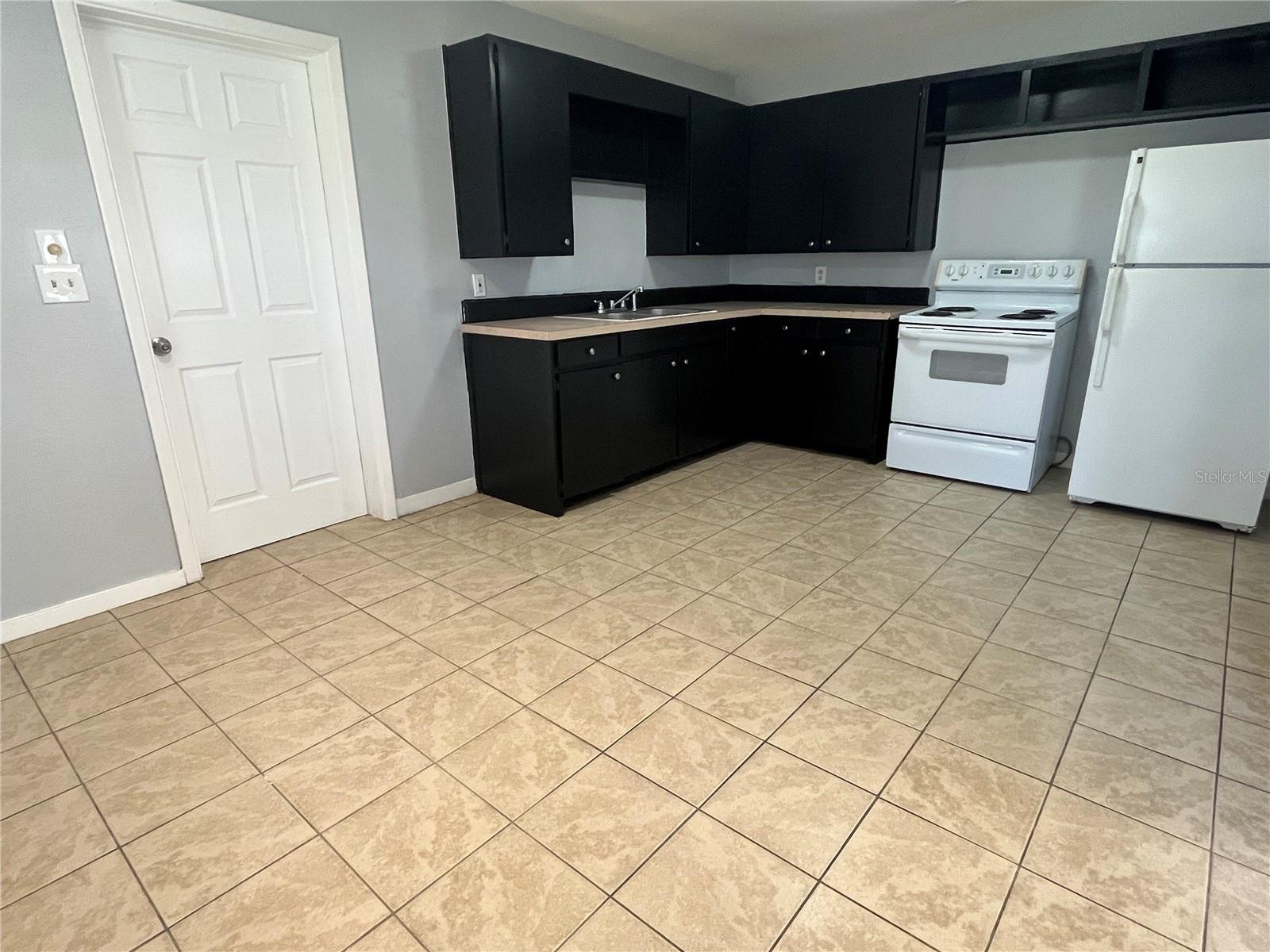 Image 2 of 5 For 1131 Swindell Avenue