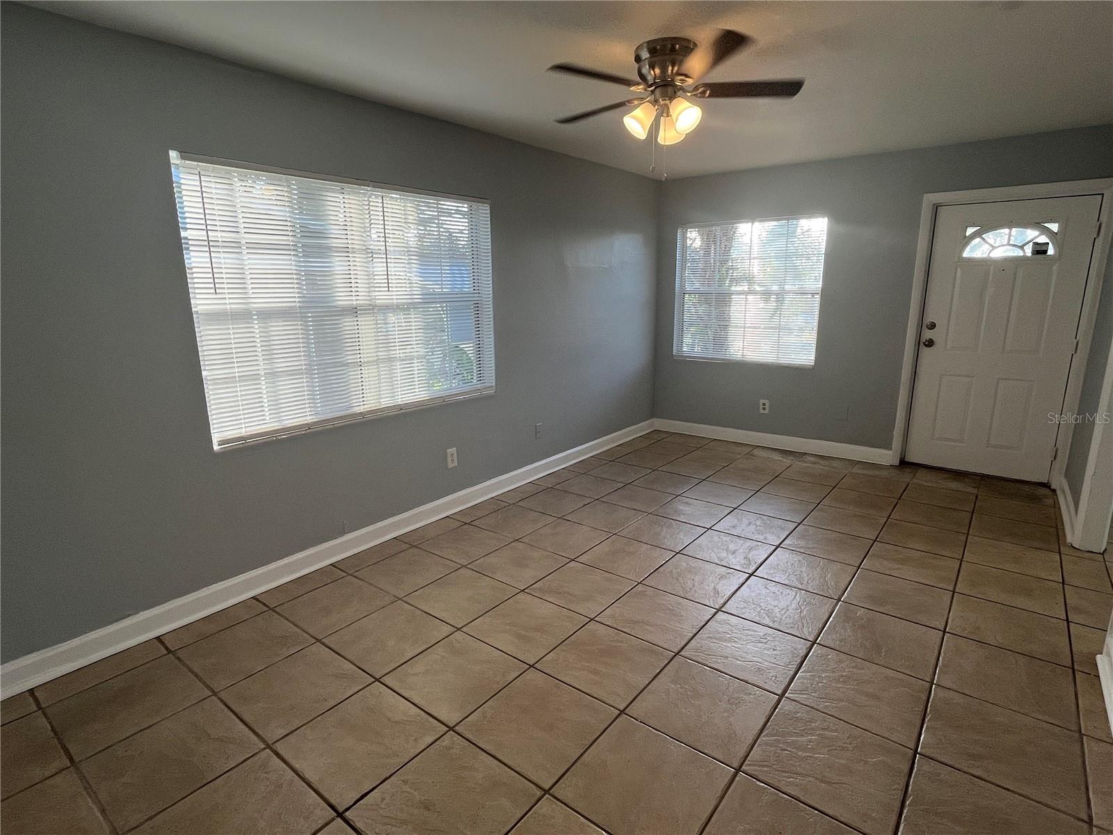 Image 3 of 5 For 1131 Swindell Avenue