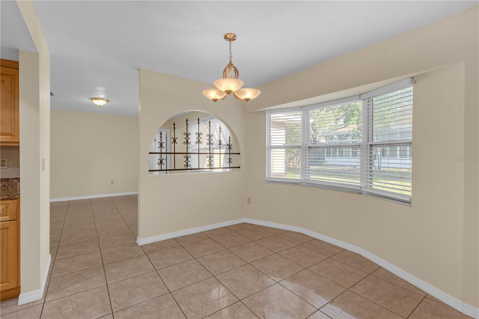 Listing photo id 8 for 12817 Lake Tree Lane