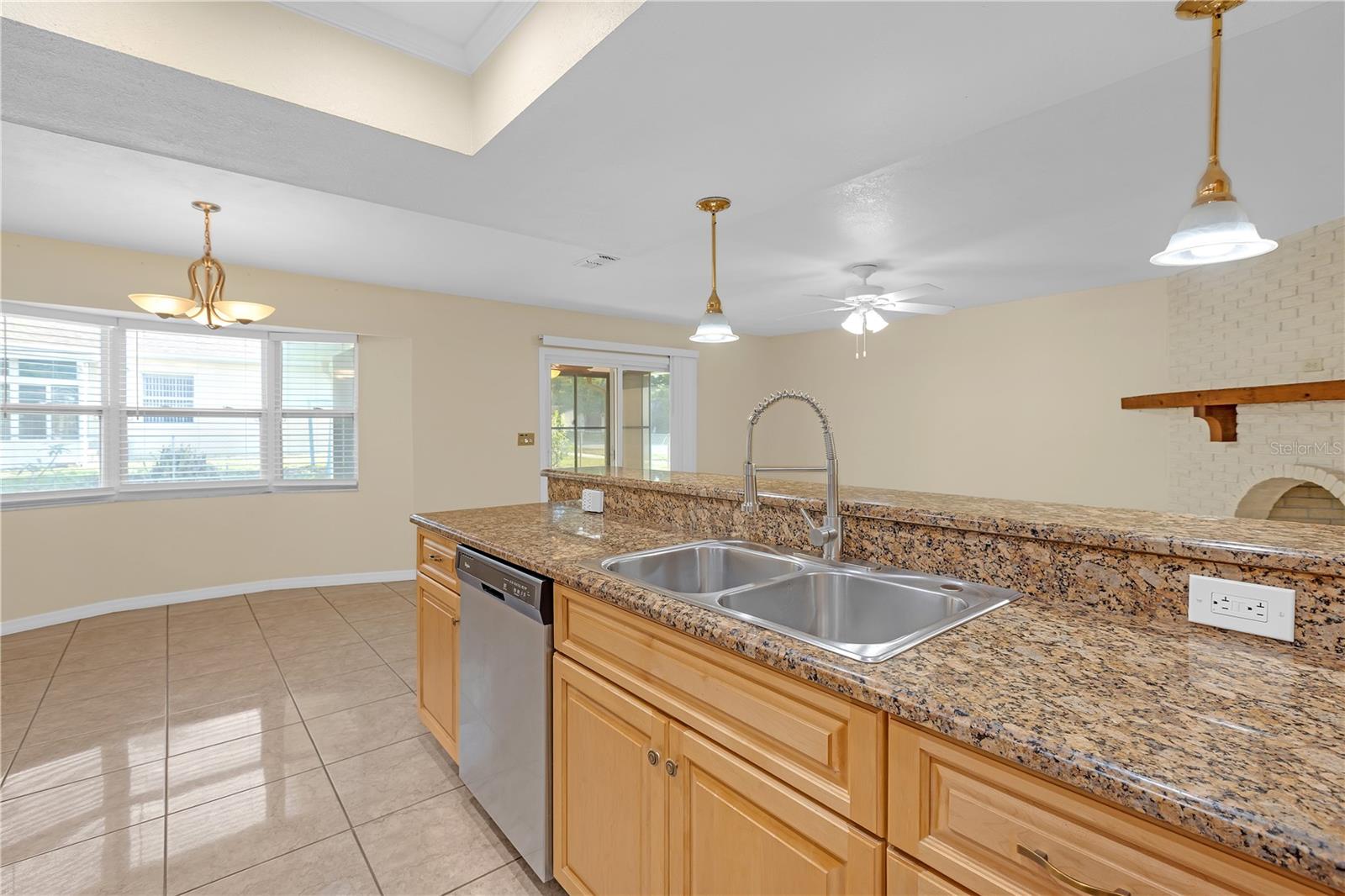 Listing photo id 12 for 12817 Lake Tree Lane