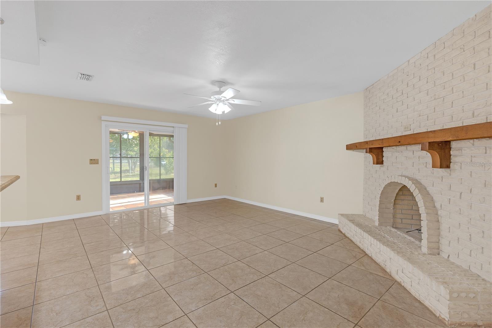 Listing photo id 17 for 12817 Lake Tree Lane