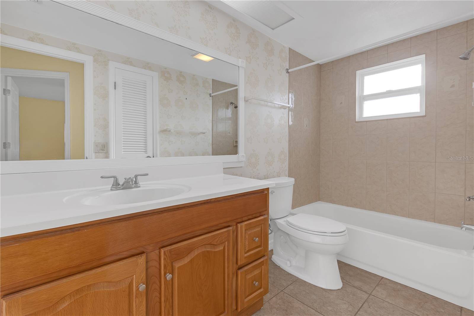 Listing photo id 18 for 12817 Lake Tree Lane