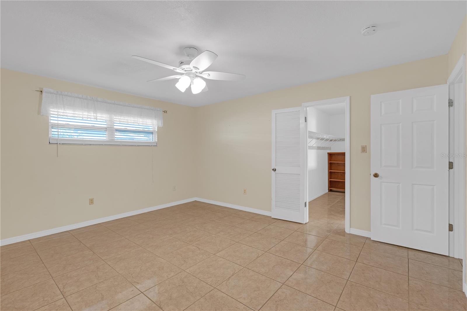 Listing photo id 25 for 12817 Lake Tree Lane