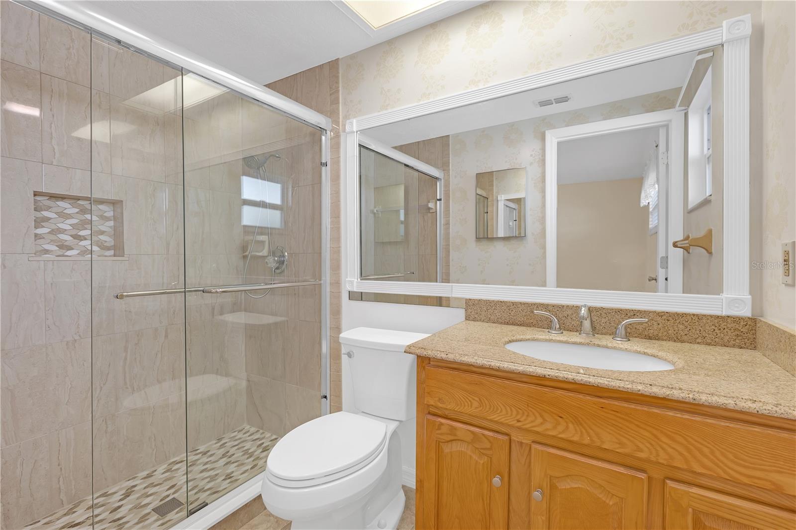 Listing photo id 27 for 12817 Lake Tree Lane