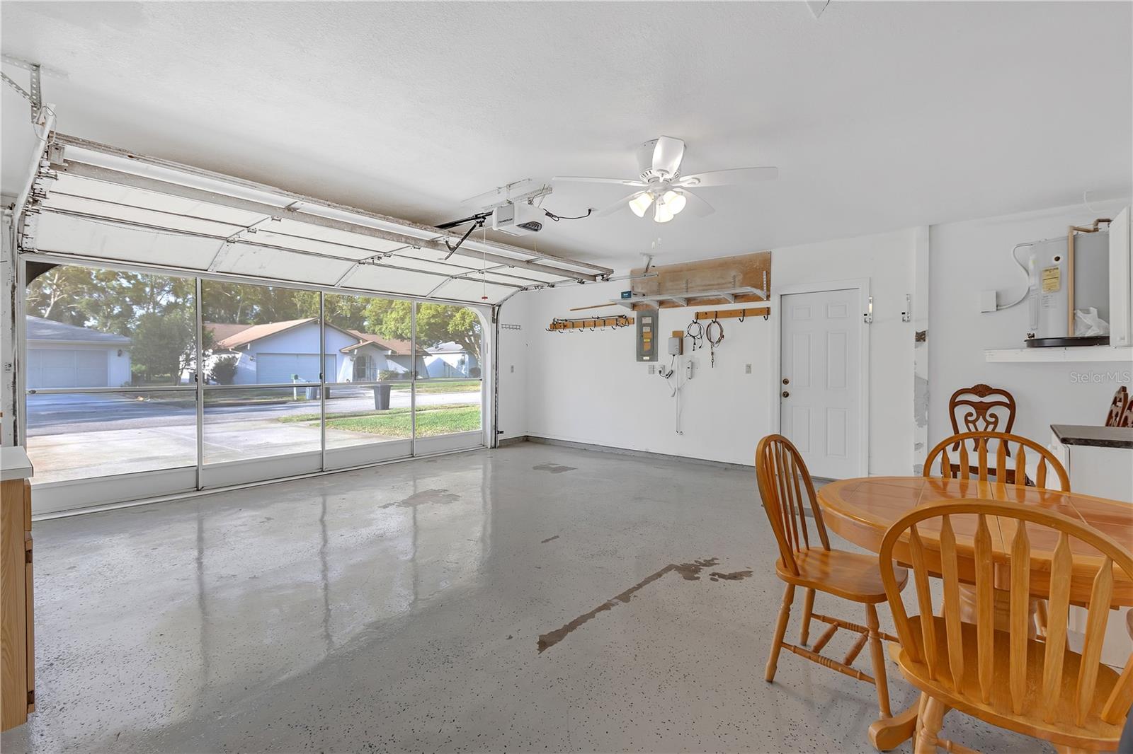 Listing photo id 31 for 12817 Lake Tree Lane