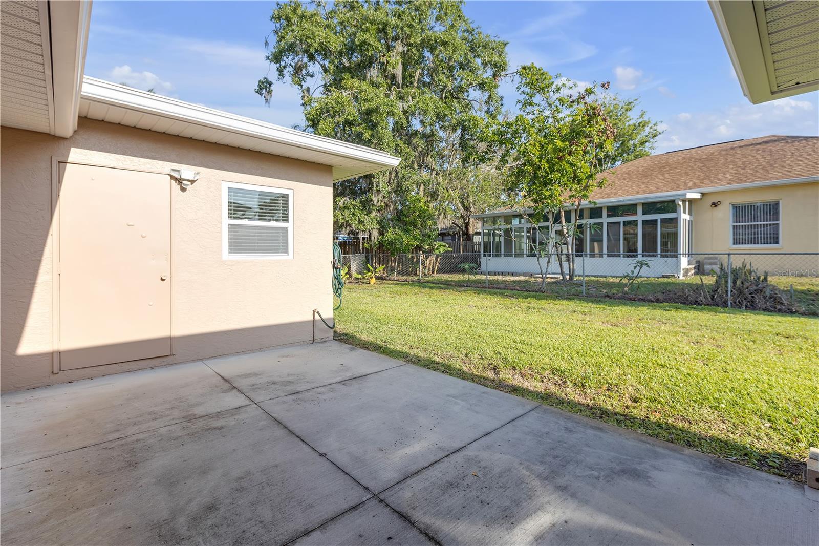 Listing photo id 36 for 12817 Lake Tree Lane