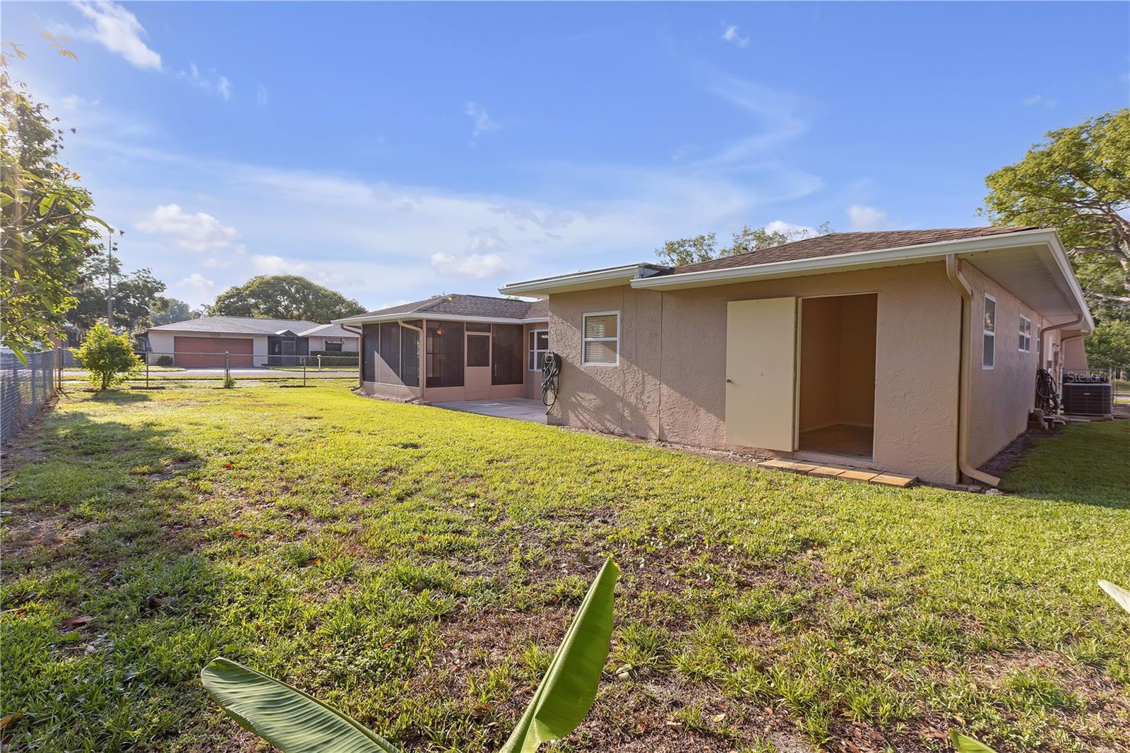 Listing photo id 37 for 12817 Lake Tree Lane