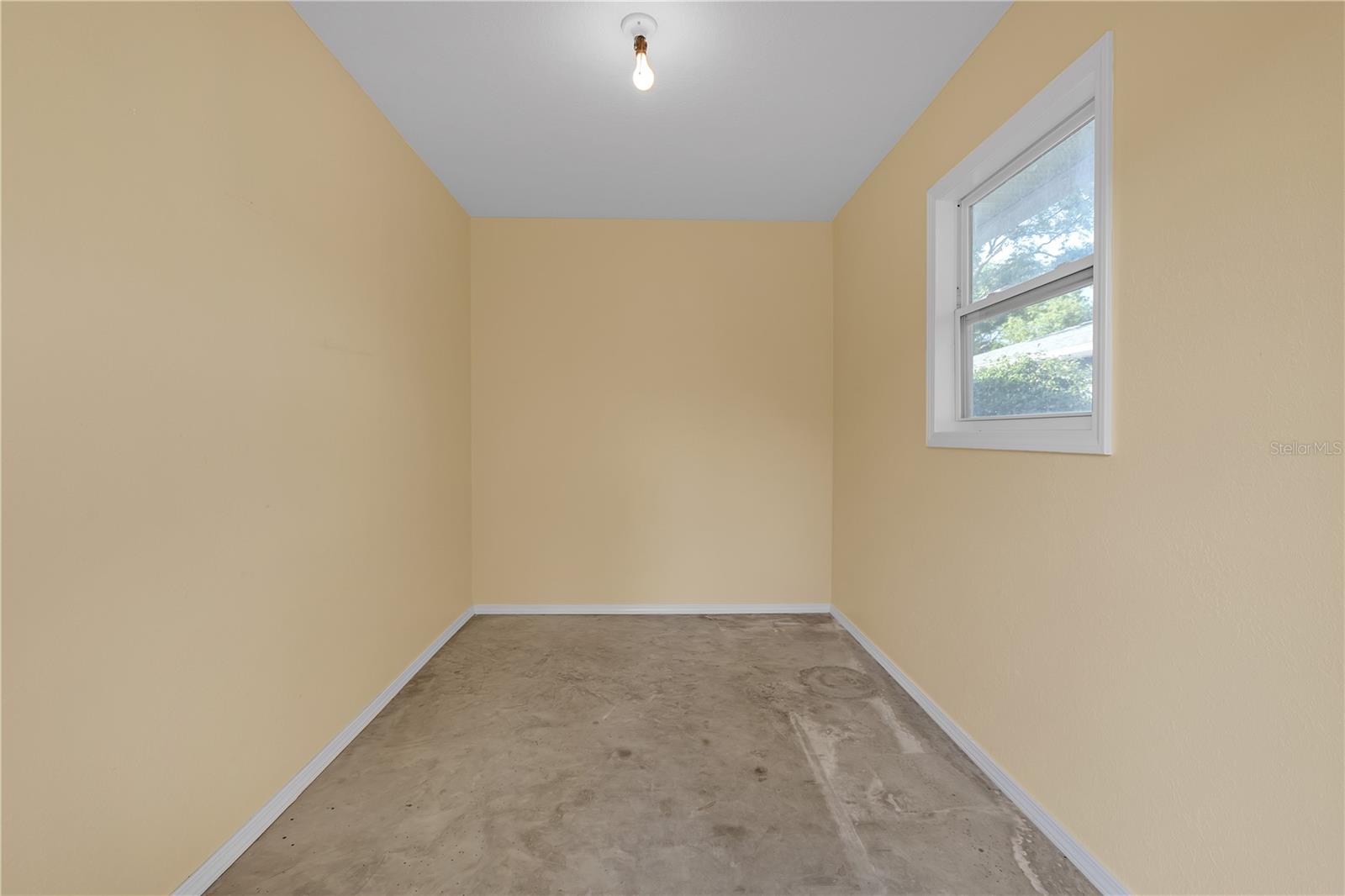 Listing photo id 39 for 12817 Lake Tree Lane