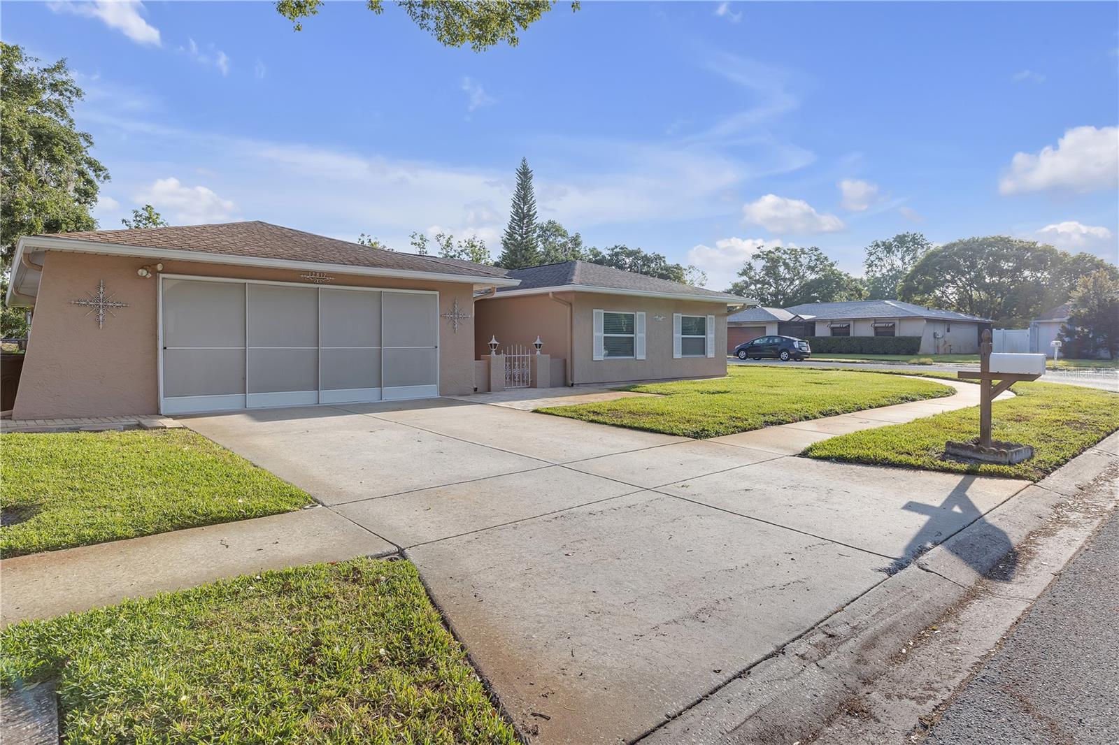 Listing photo id 44 for 12817 Lake Tree Lane