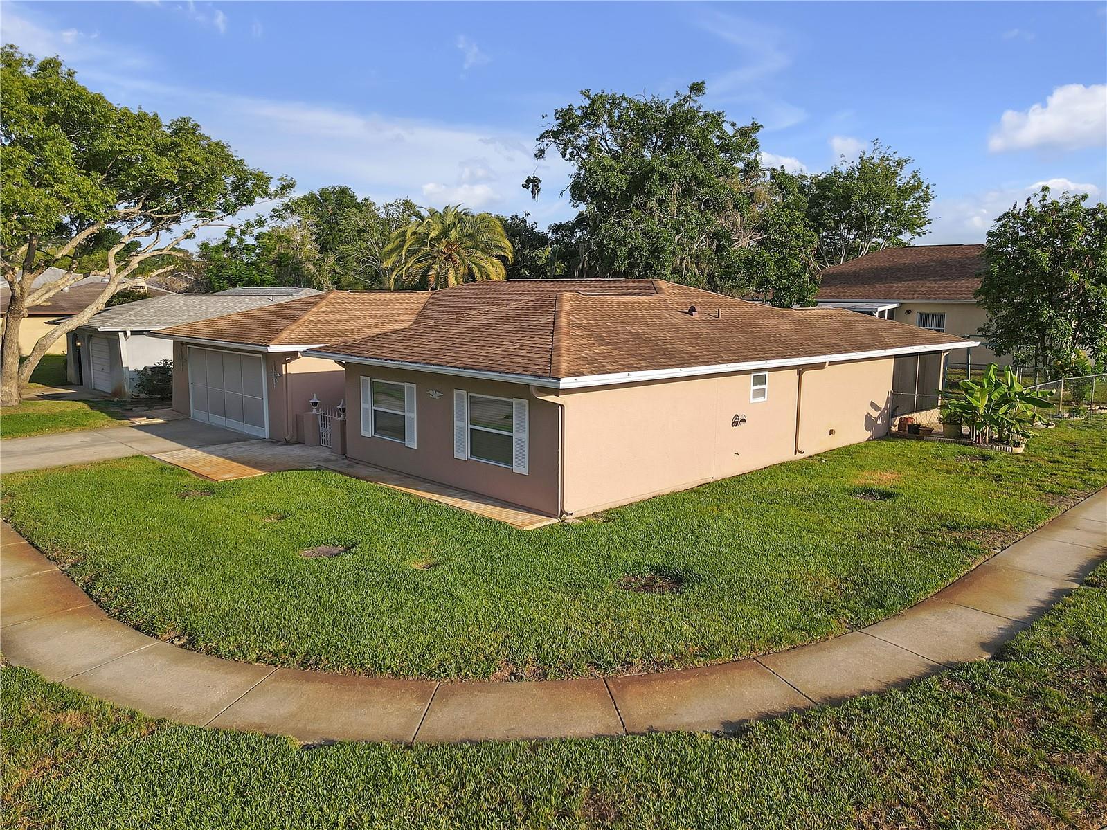 Listing photo id 46 for 12817 Lake Tree Lane