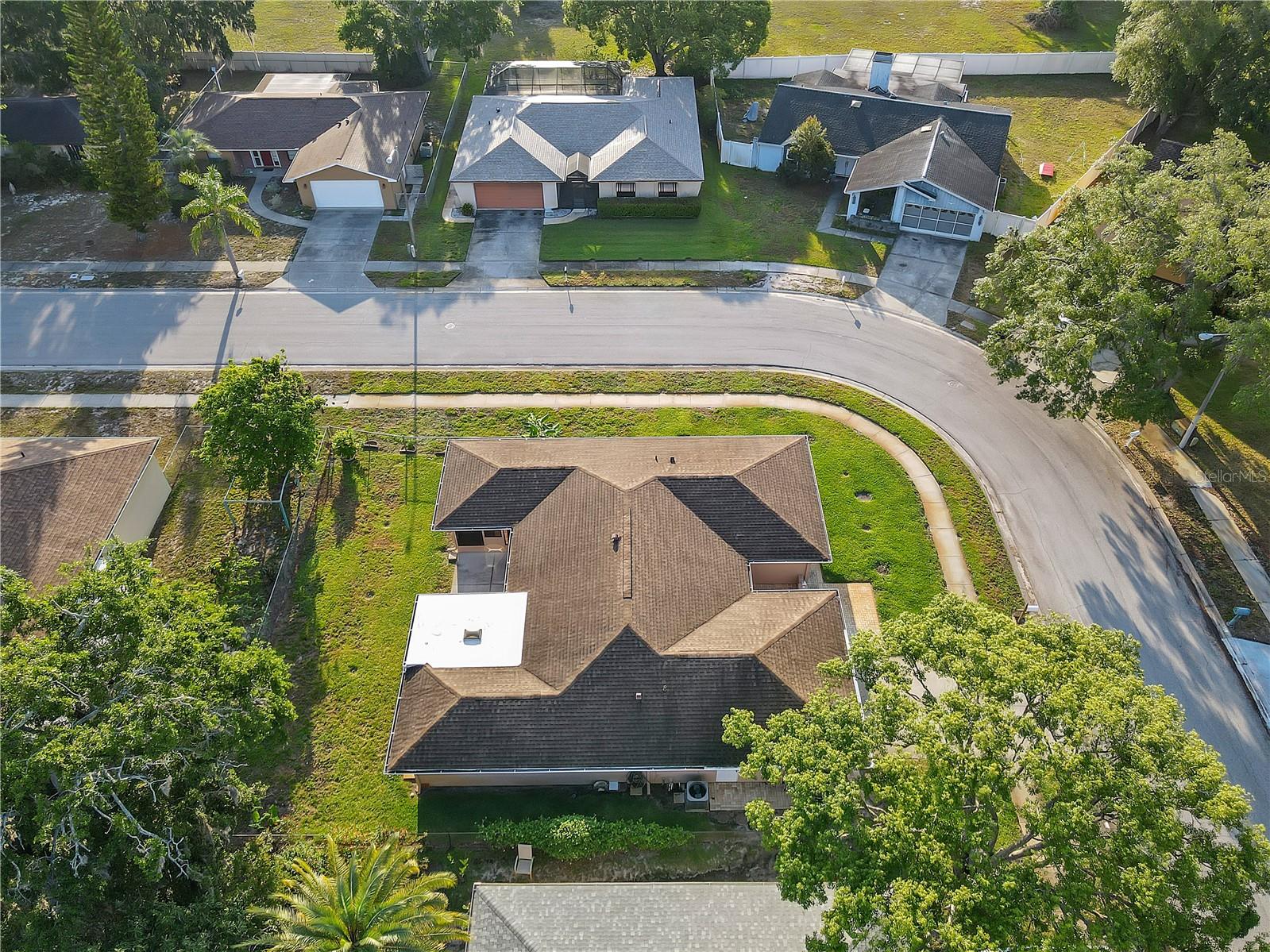Listing photo id 50 for 12817 Lake Tree Lane