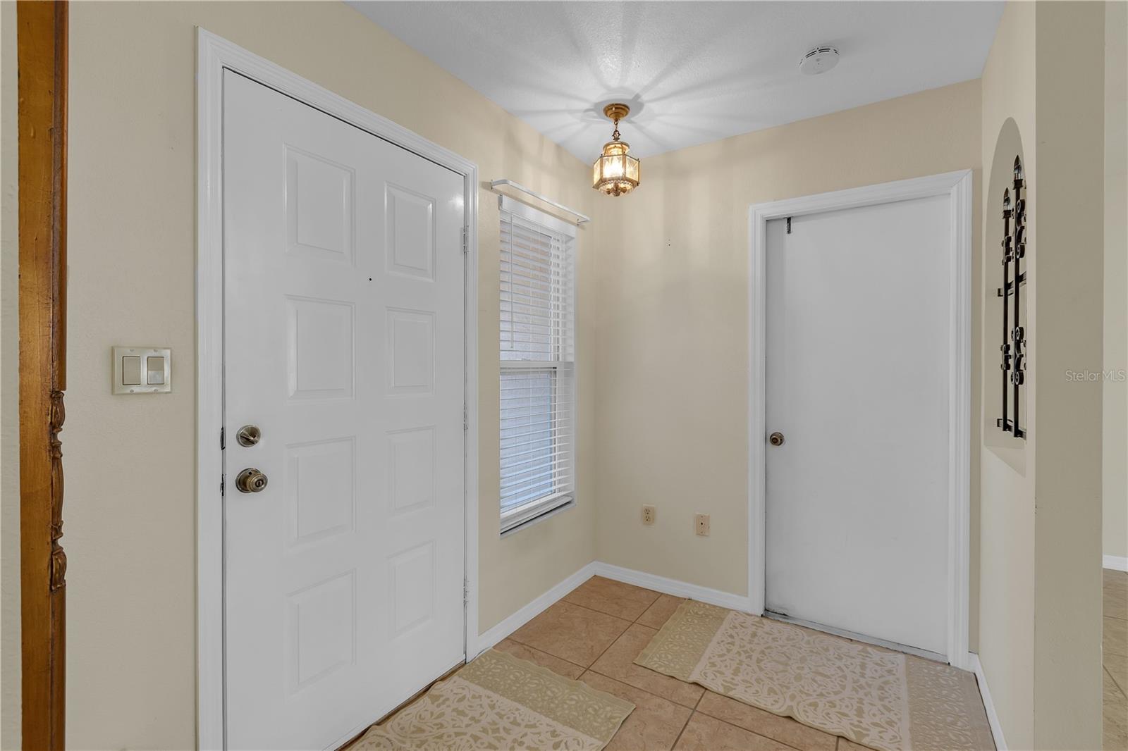Listing photo id 6 for 12817 Lake Tree Lane