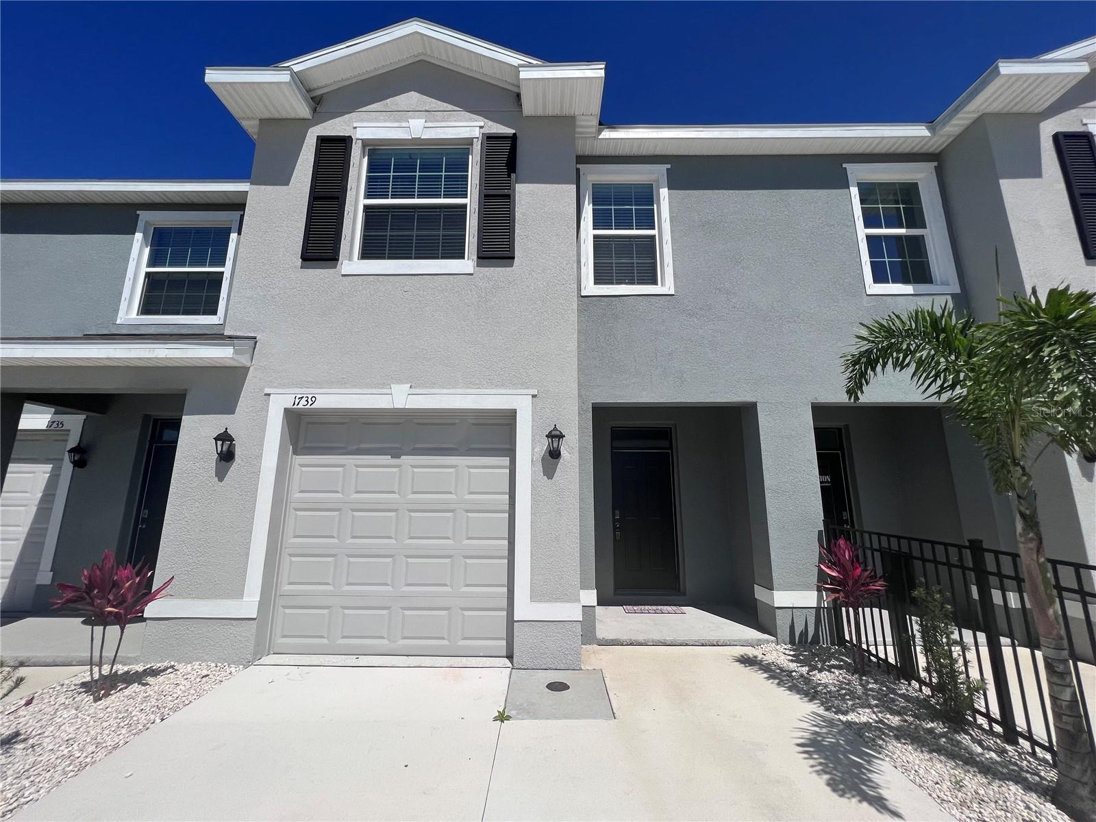 Listing photo id 1 for 1739 Woodleaf Hammock Court
