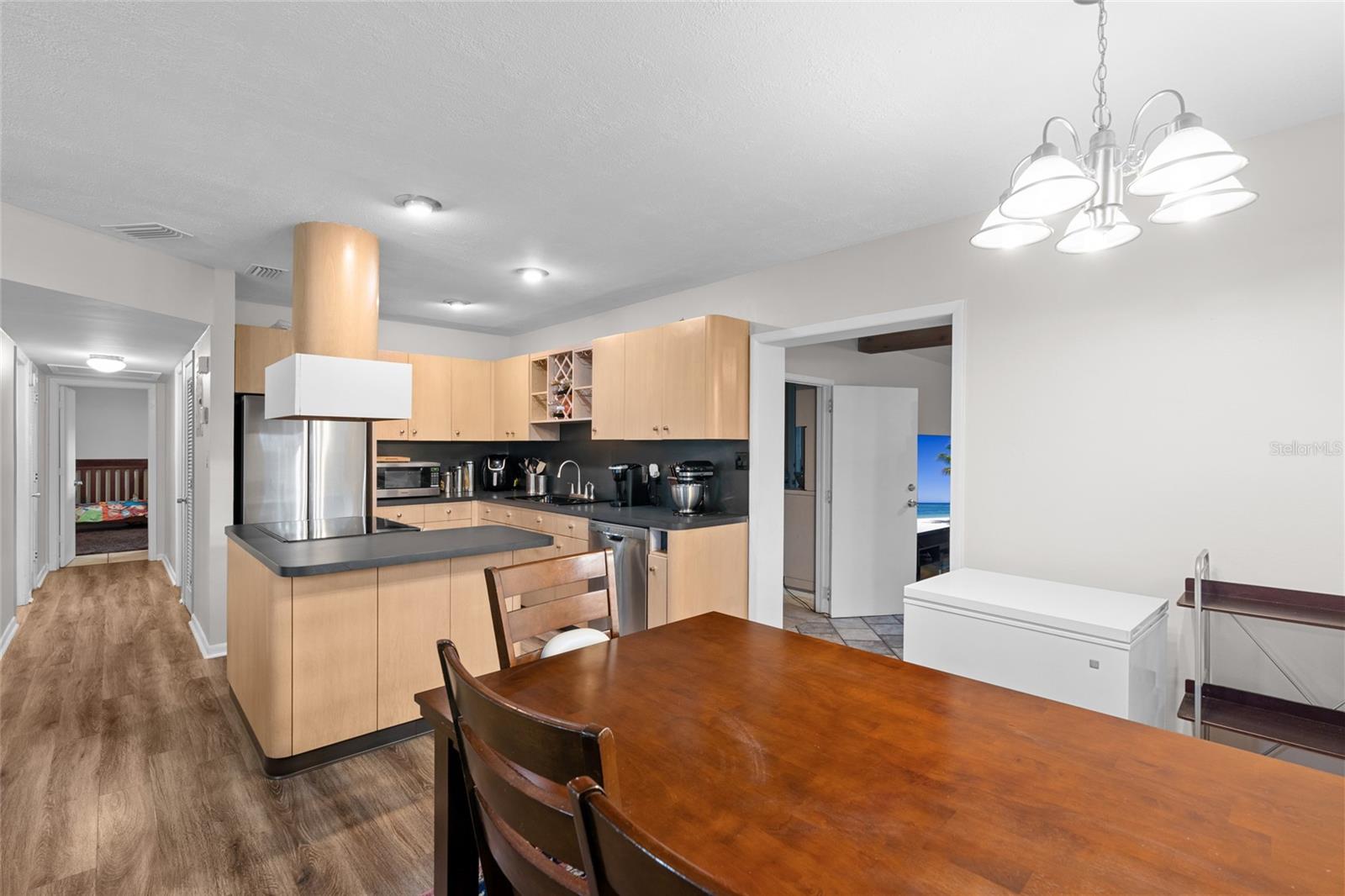 Image 10 of 33 For 8001 Ola Avenue