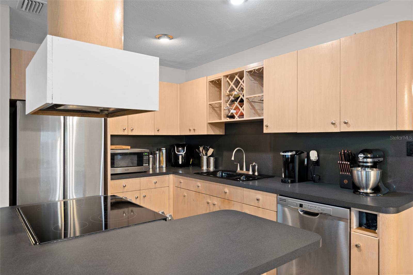 Image 11 of 33 For 8001 Ola Avenue