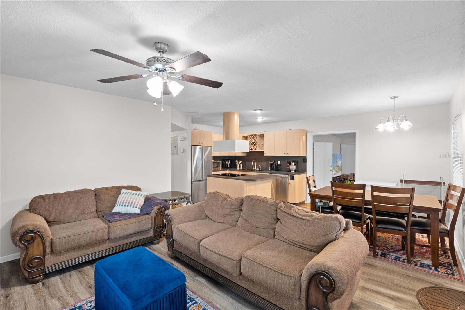 Image 6 of 33 For 8001 Ola Avenue
