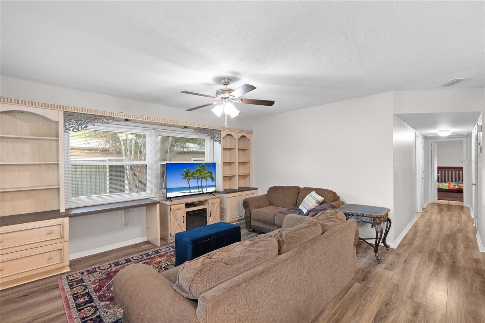 Image 9 of 33 For 8001 Ola Avenue
