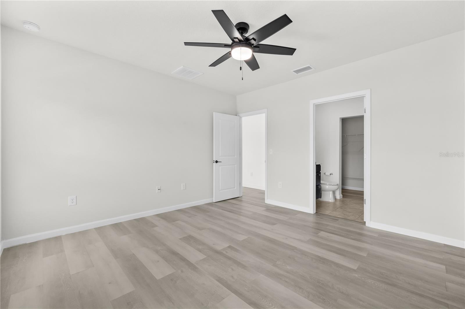 Image 16 of 31 For 14498 Whitewater Way