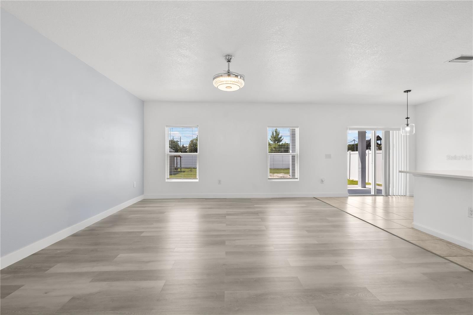 Image 5 of 31 For 14498 Whitewater Way