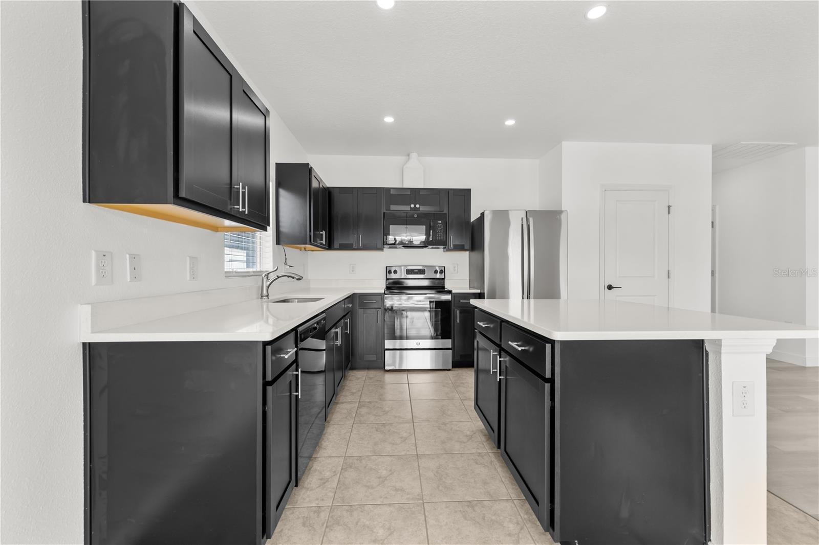 Image 9 of 31 For 14498 Whitewater Way