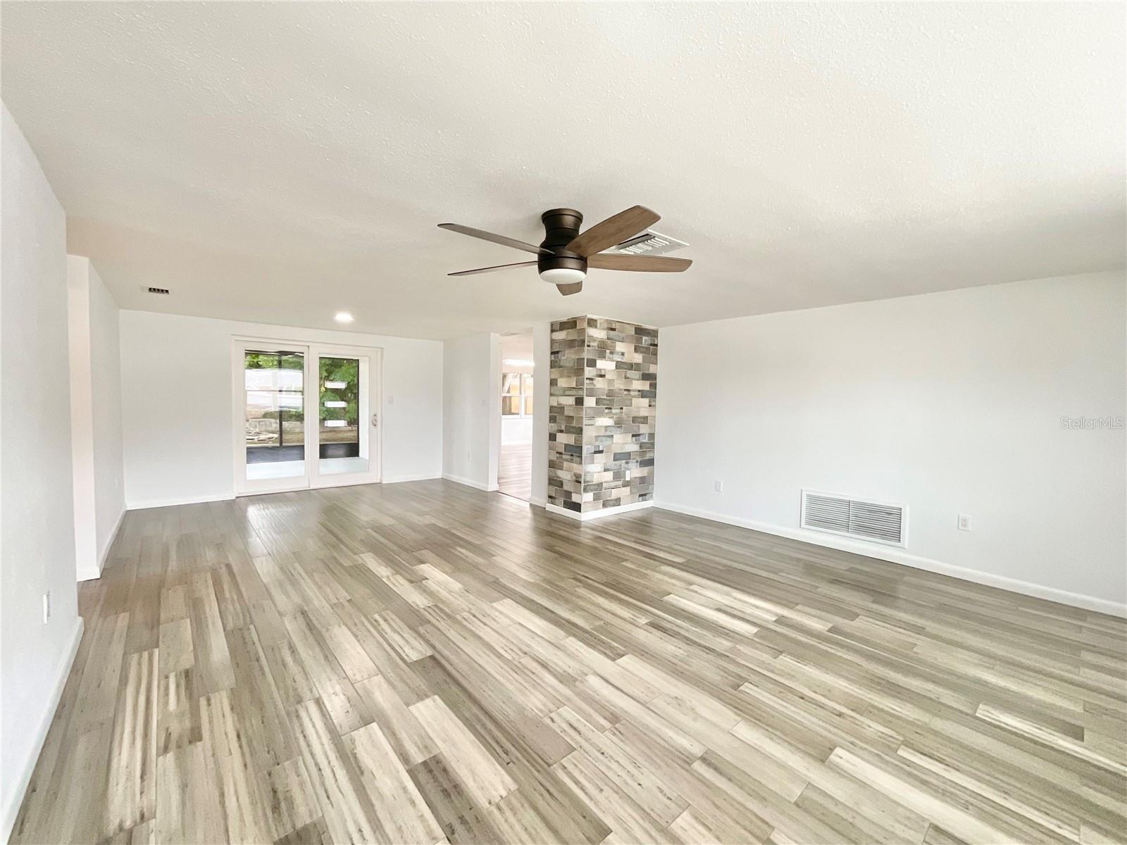 Image 7 of 34 For 5703 Andrea Drive