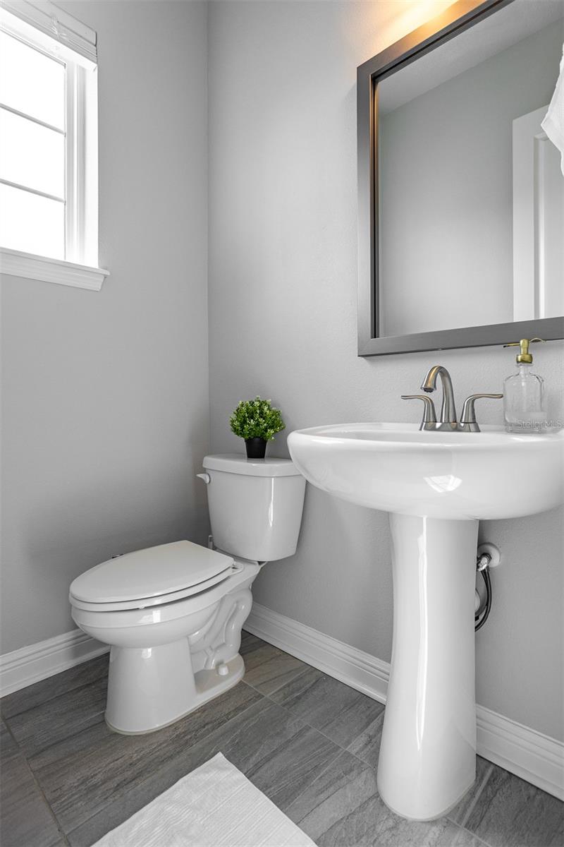 Image 13 of 31 For 2110 Azeele Street