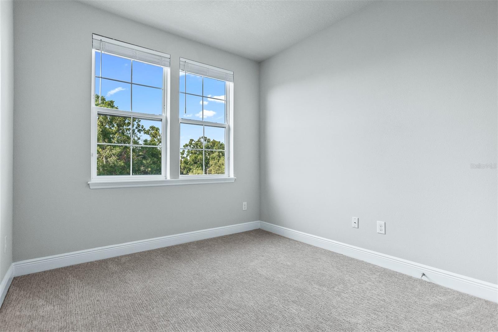 Image 22 of 31 For 2110 Azeele Street