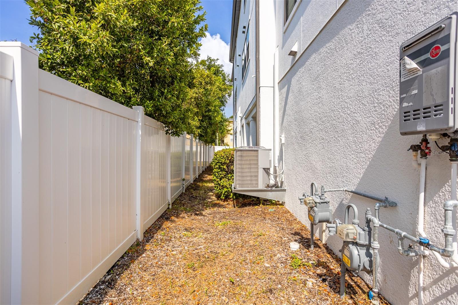 Image 28 of 31 For 2110 Azeele Street