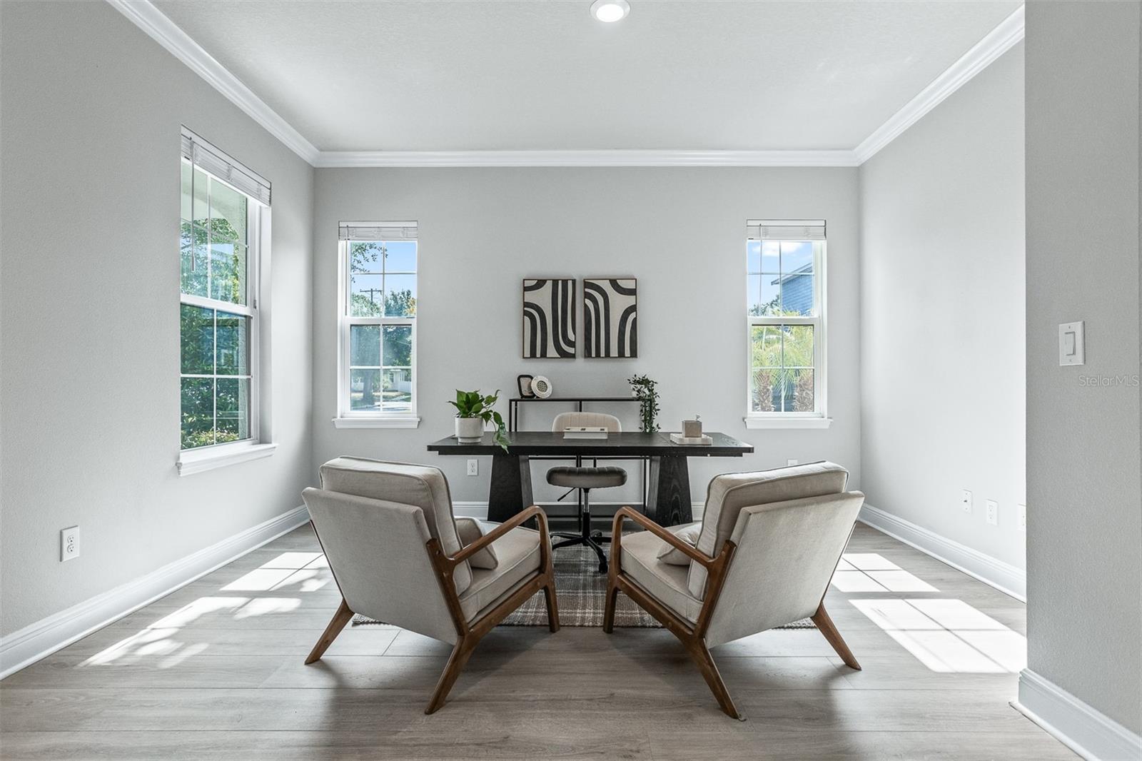 Image 3 of 31 For 2110 Azeele Street