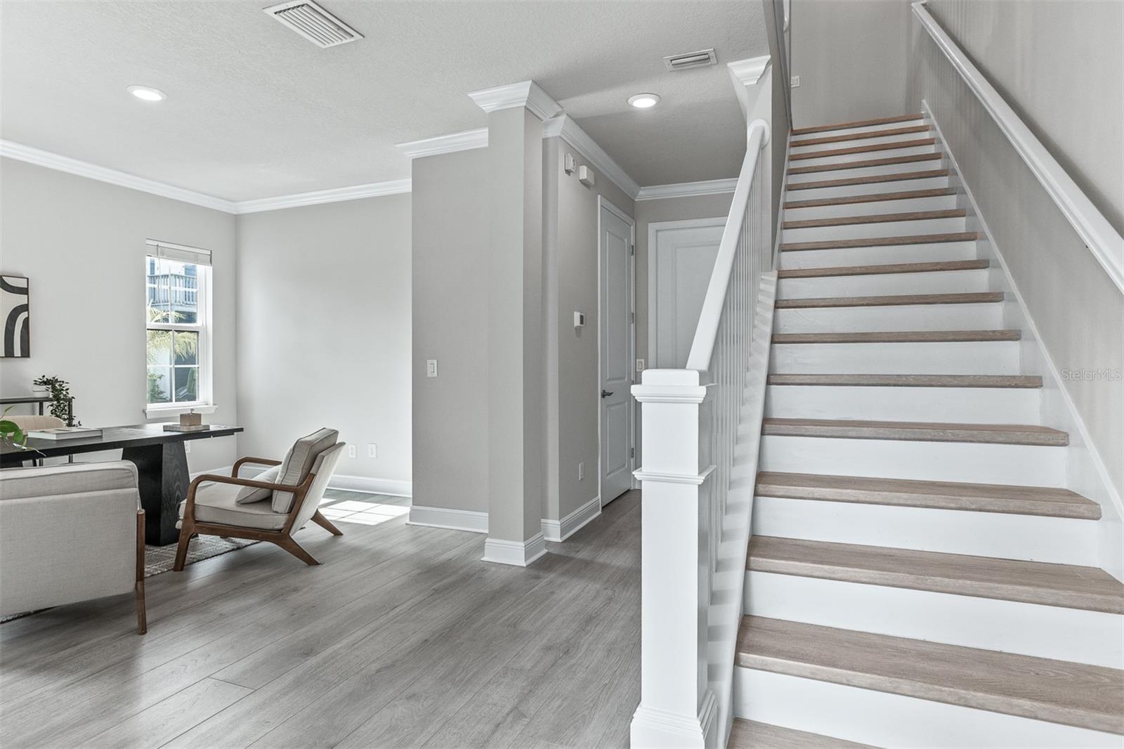 Image 4 of 31 For 2110 Azeele Street