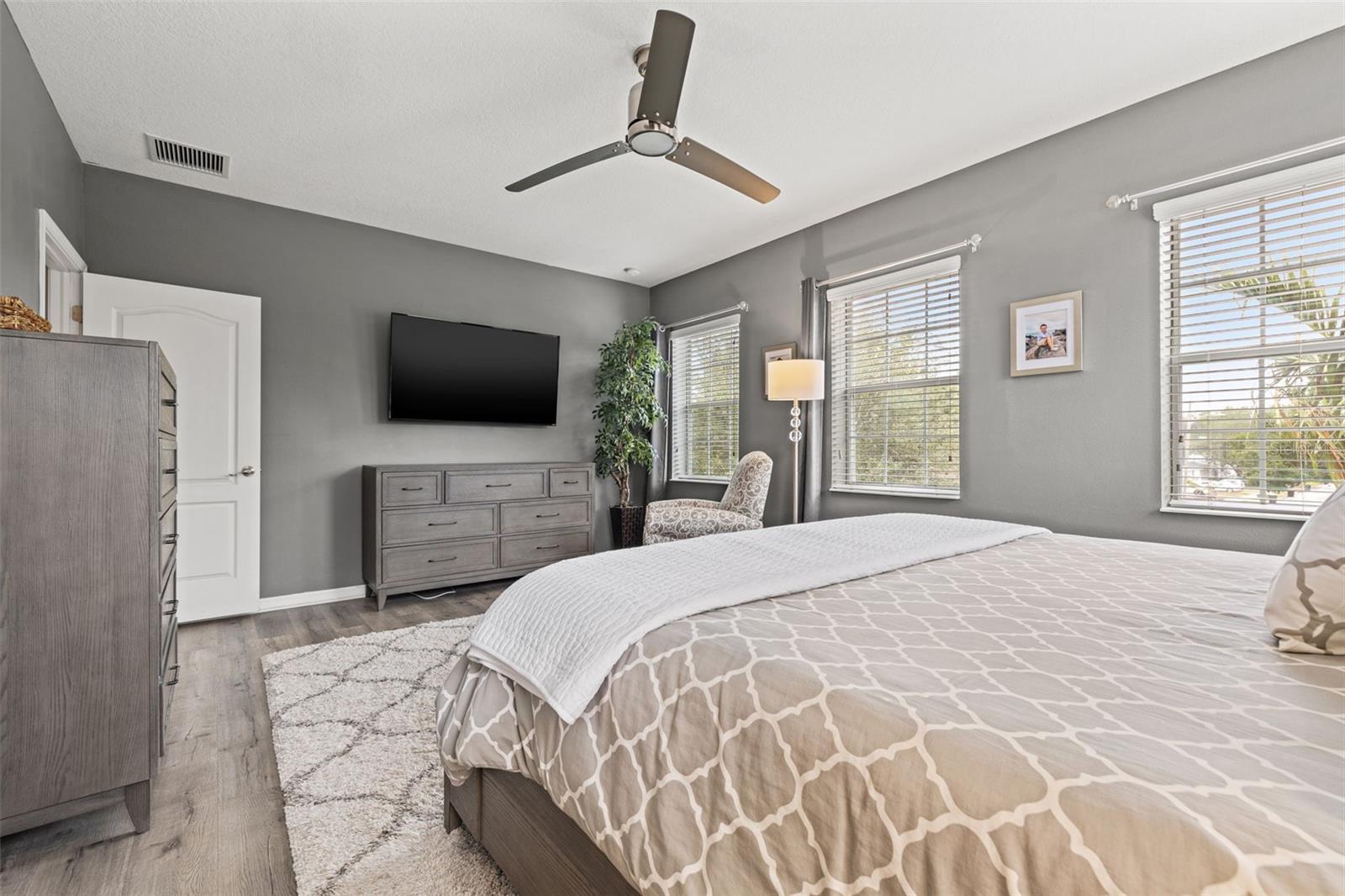 Image 31 of 63 For 1436 30th Avenue N