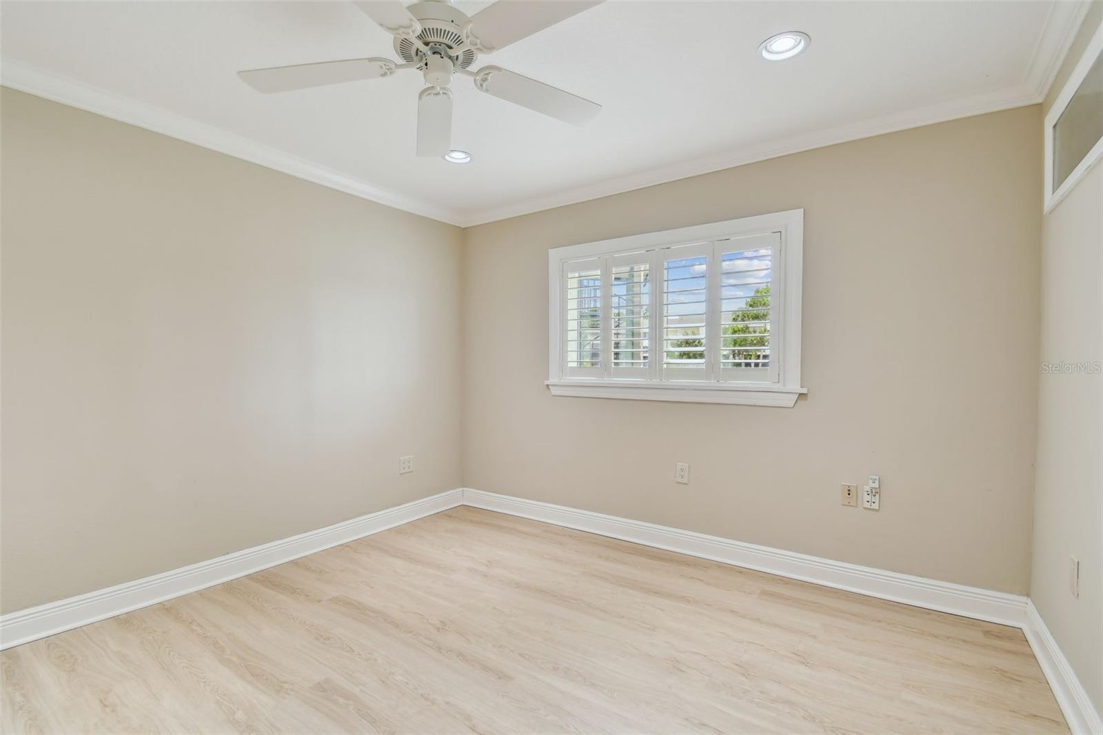 Image 16 of 86 For 2421 Lake Point Lane