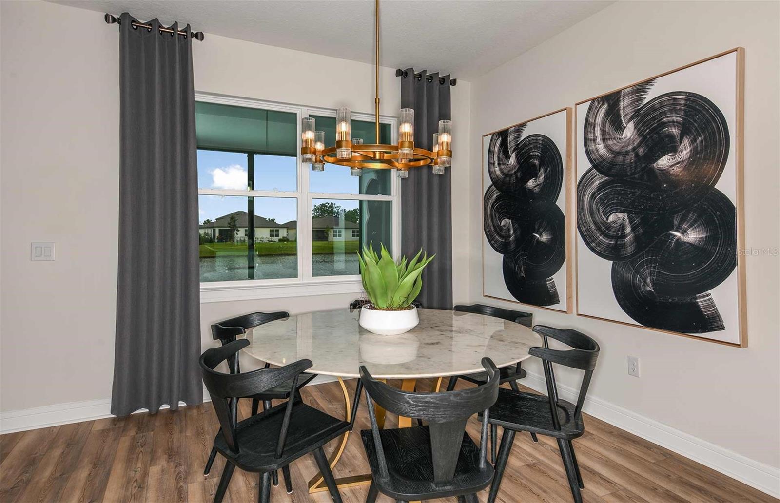 Listing photo id 3 for 12626 Glenn Creek Drive