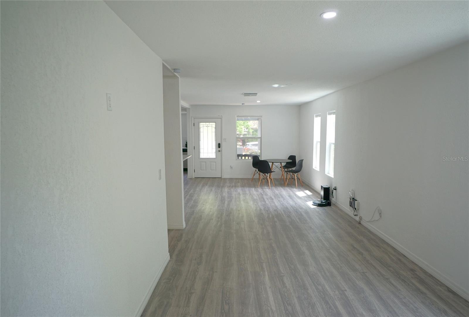 Image 8 of 20 For 908 Cayuga Street