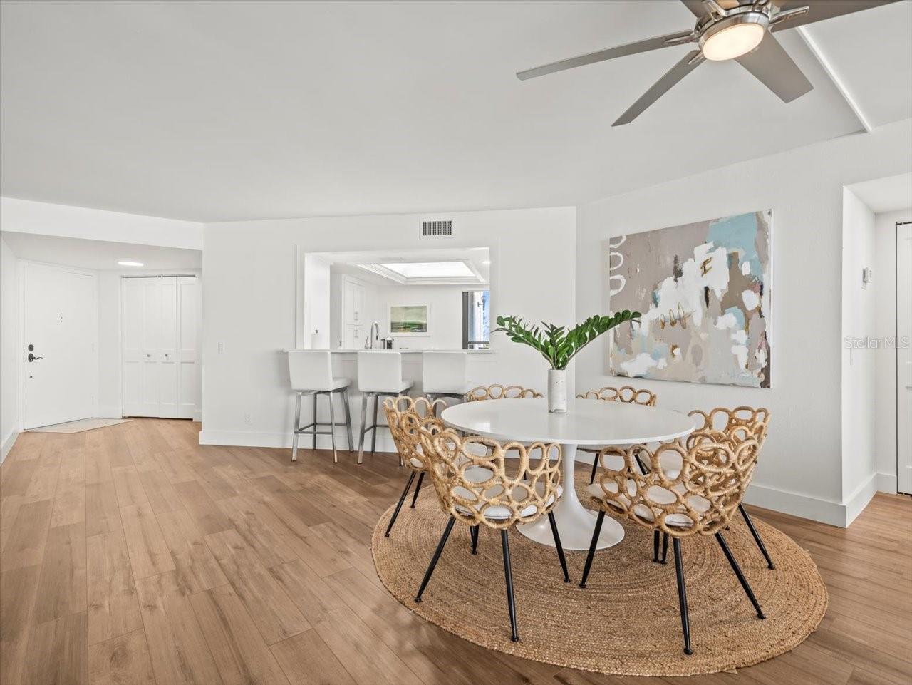 Image 17 of 40 For 5700 Escondida Boulevard S 401