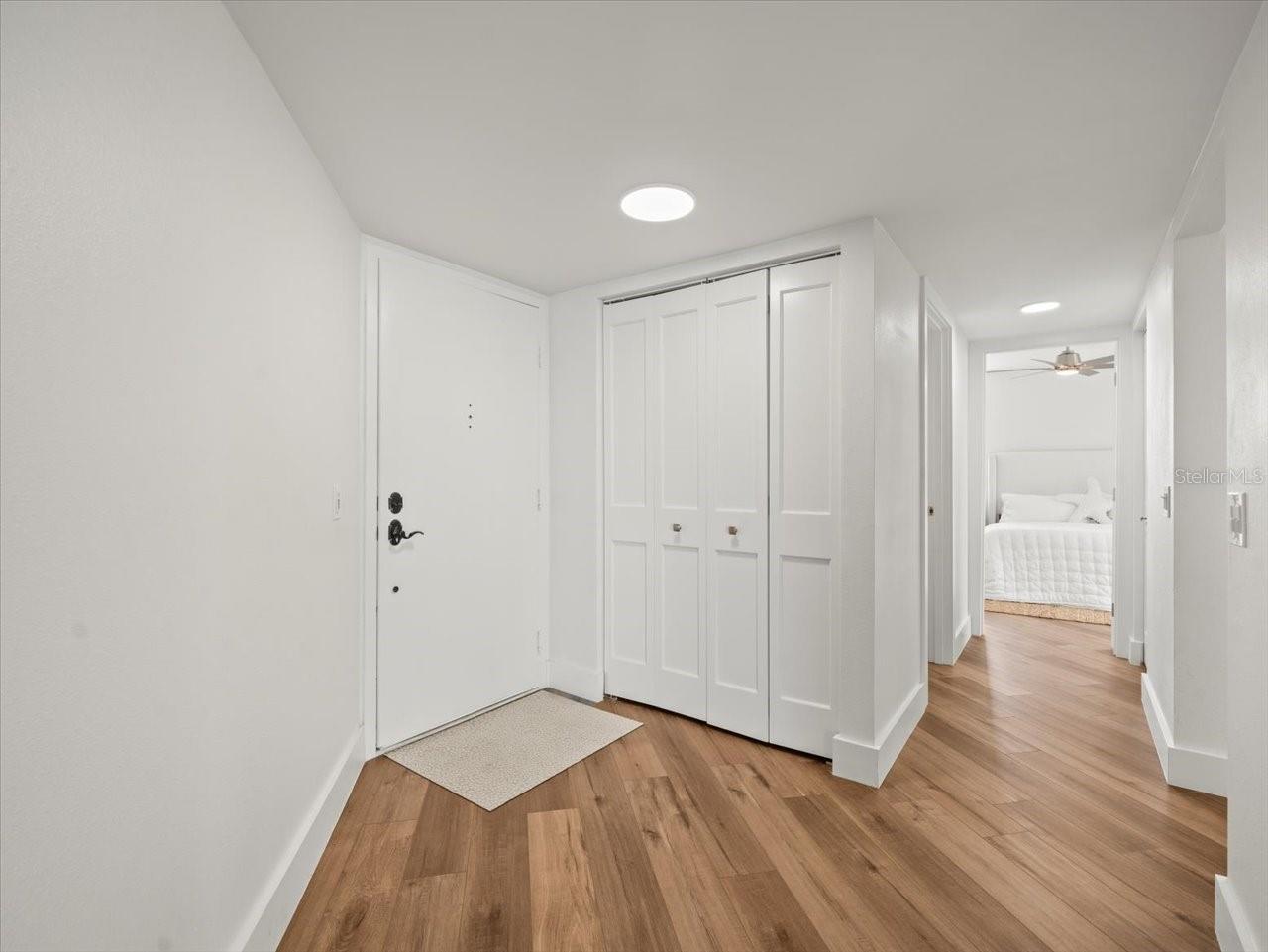 Image 5 of 40 For 5700 Escondida Boulevard S 401